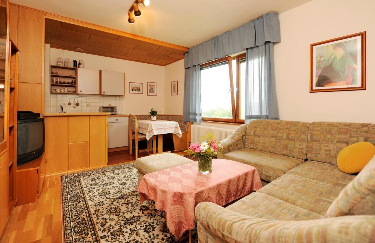 Gaestezimmer Weiss Appartement