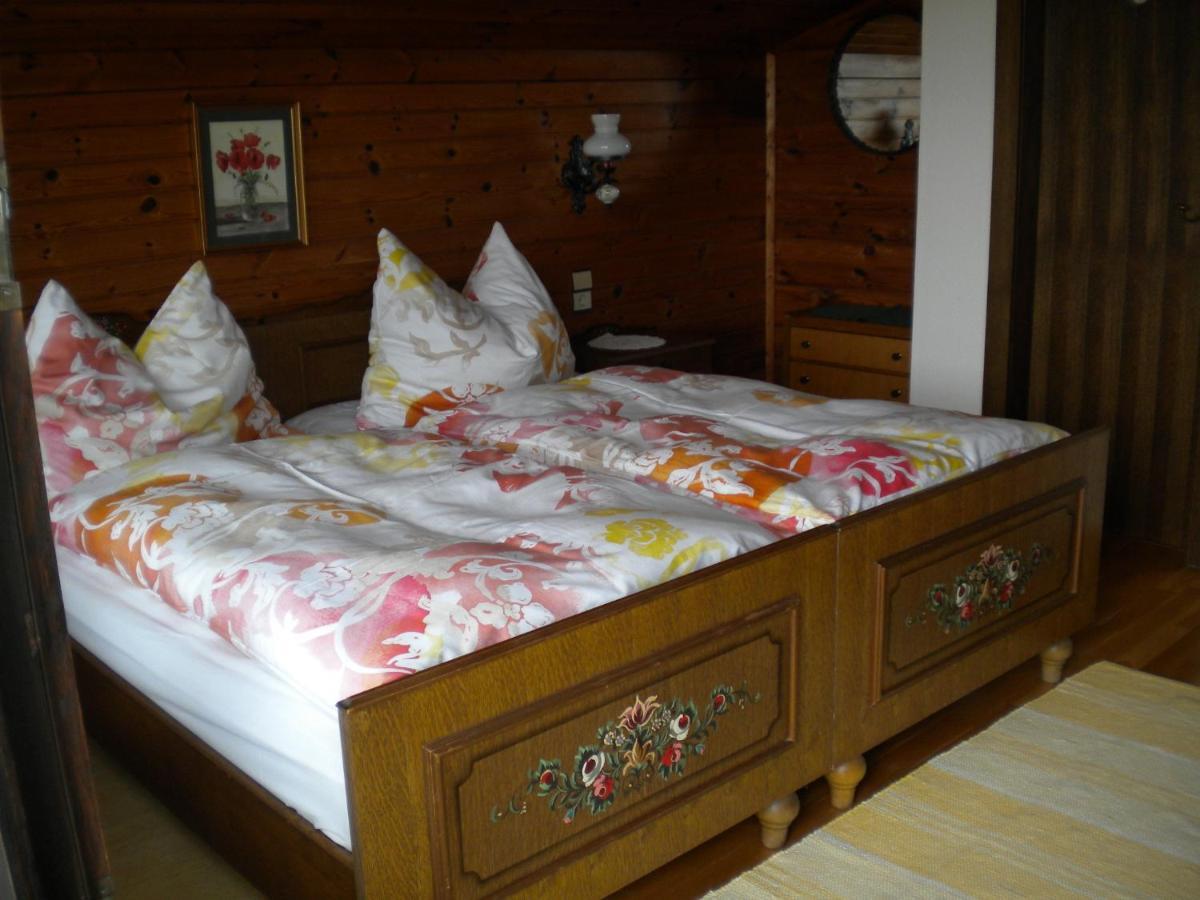 Gaestezimmer Weiss *
