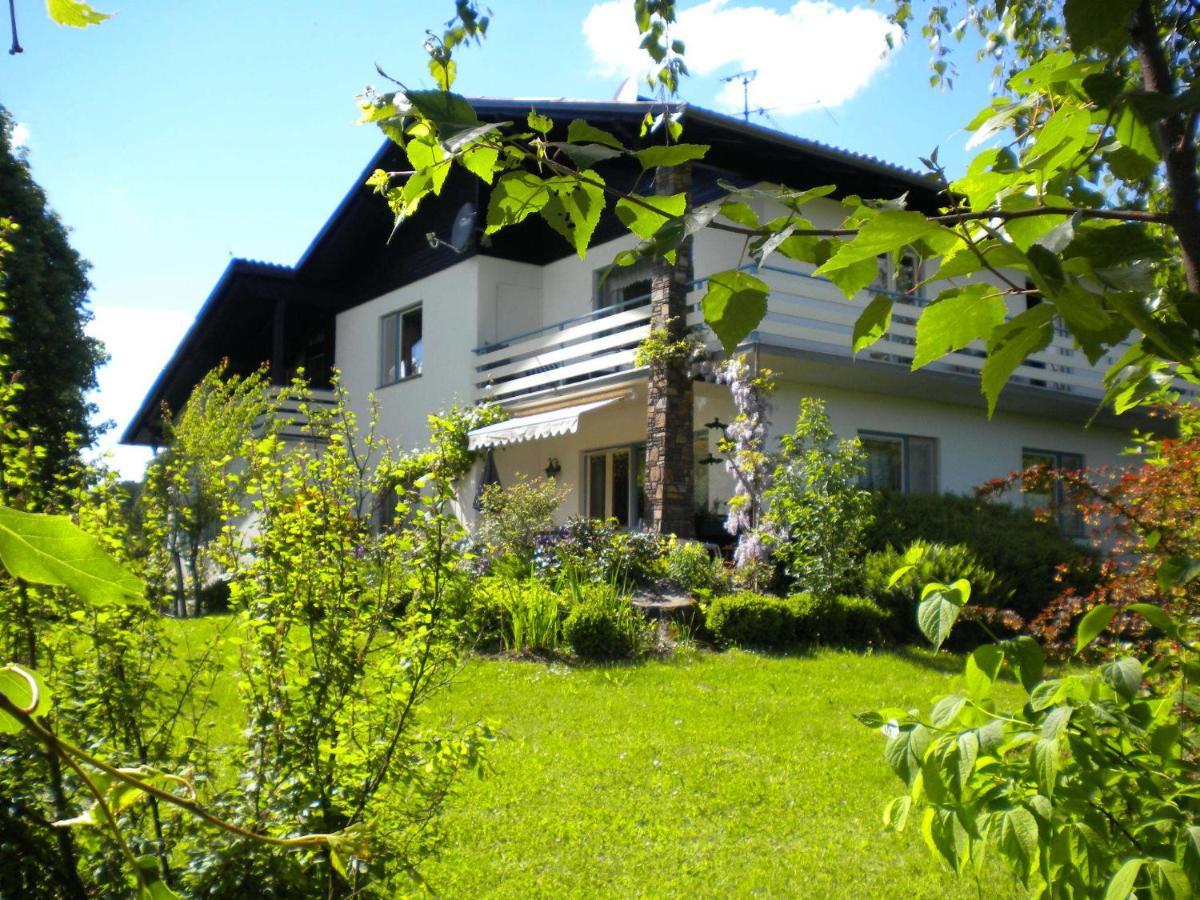 Gaestezimmer Weiss Appartement