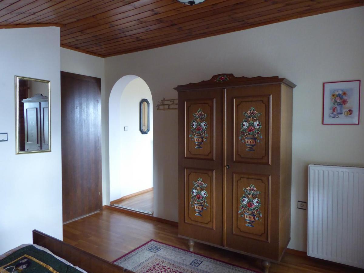 Gaestezimmer Weiss